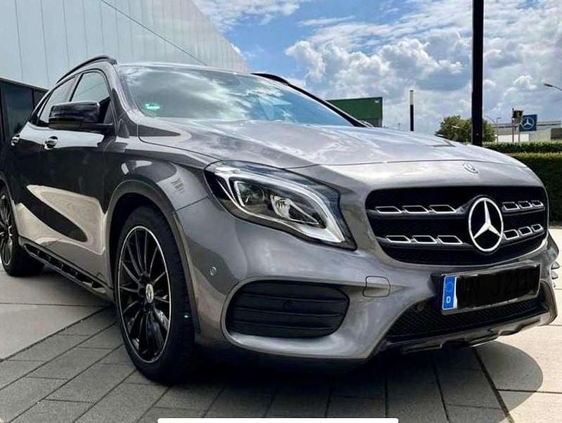 Gebraucht Mercedes GLA250 AMG line 211 PS (155 kW) 2020 Grau SUV