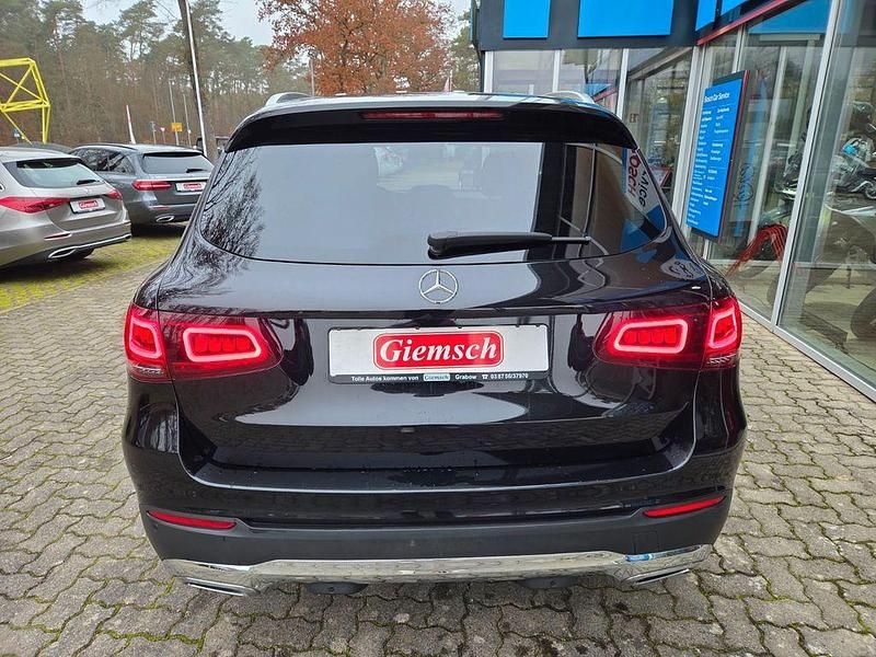 Gebraucht Mercedes GLC200 197 PS (144 kW) 2020 Schwarz SUV