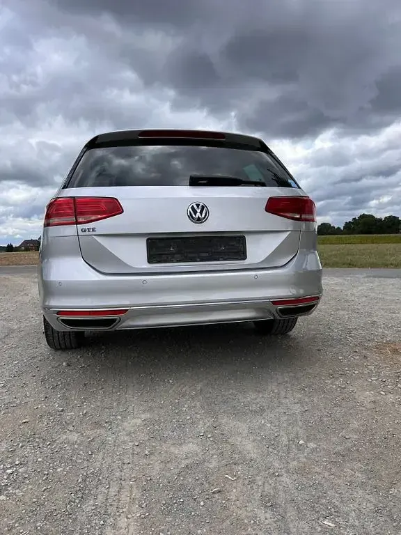 Usata VW Passat GTE 218 CV (160 kW) 2018 Argento Station wagon