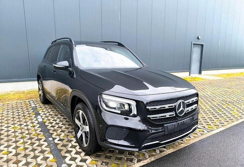 Schwarz Gebraucht 2022 Mercedes GLB200 SUV | 32.999 € (Guter Preis) - Bild 1/4