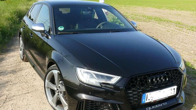 Schwarz Gebraucht 2020 Audi RS3 Sportback Advanced Kleinwagen | 40.900 € (Fairer Preis) - Bild 1/4
