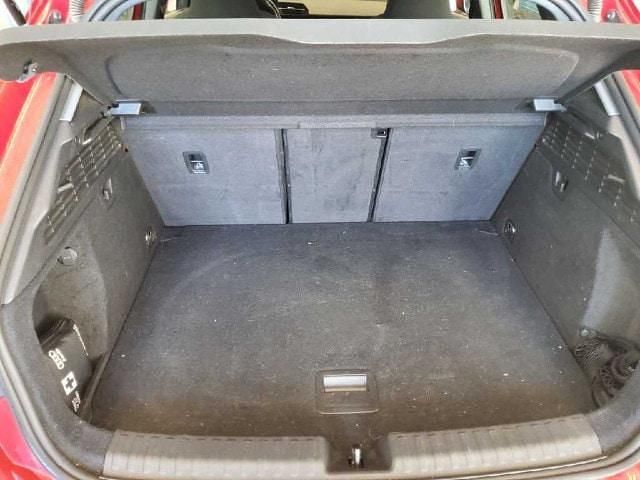 Gebraucht Audi A3 Ambiente 150 PS (110 kW) 2022 Tangorot metallic (metallic) Limousine