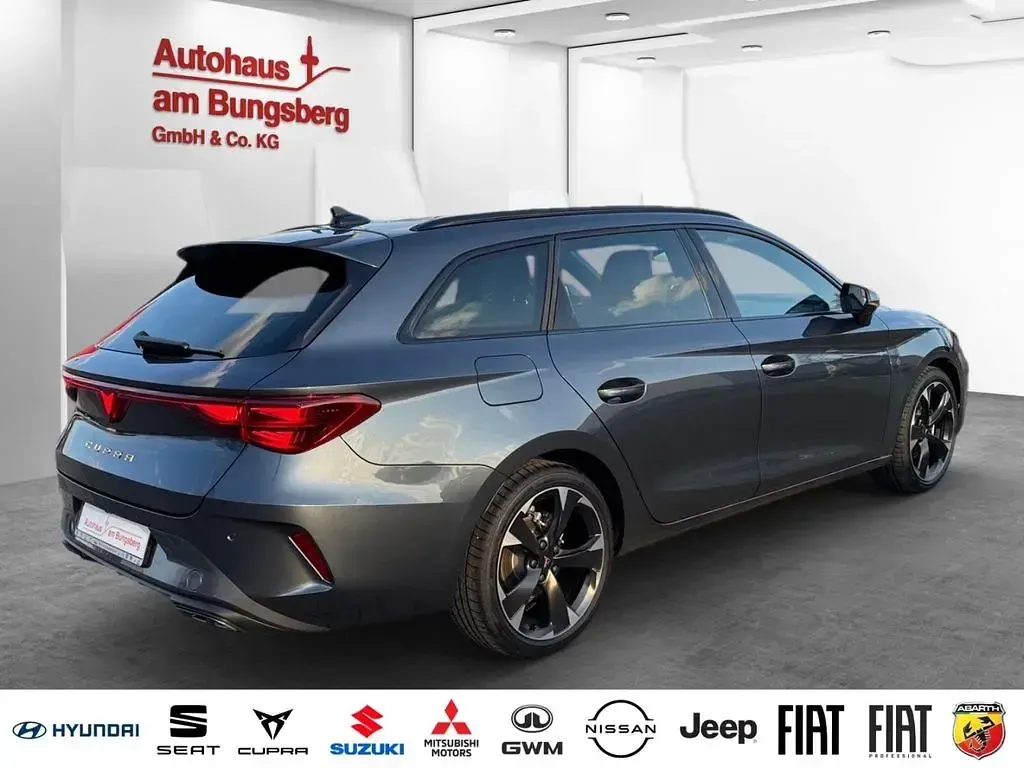 Neu Cupra Leon 150 PS (110 kW) 2025 Grau Limousine