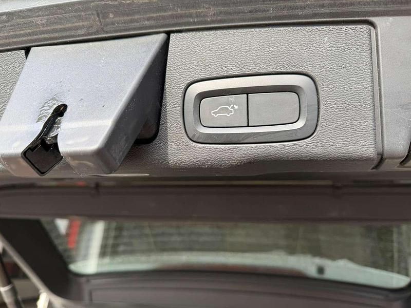 Gebraucht Volvo XC60 Momentum 235 PS (172 kW) 2019 SUV