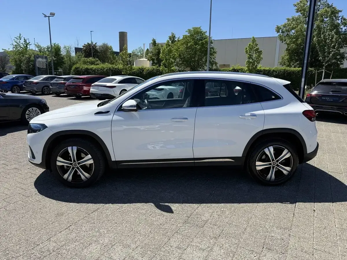 Gebraucht Mercedes EQA250 139 kW (190 PS) 2021 Andere SUV