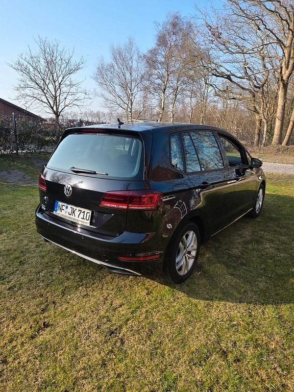Gebraucht VW Golf 150 PS (110 kW) 2021 Schwarz Van / Kleinbus