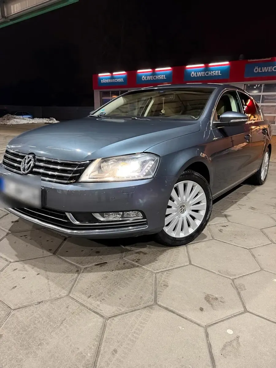 Gebraucht VW Passat Edition 150 PS (110 kW) 2013 Grau Limousine