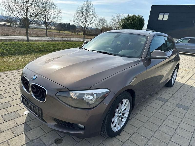 Gebraucht BMW 114 Advantage 102 PS (75 kW) 2014 Braun Kleinwagen