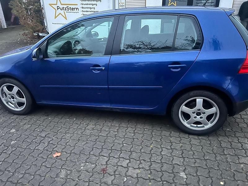 Gebraucht VW Golf V 75 PS (55 kW) 2005 Blau Kleinwagen