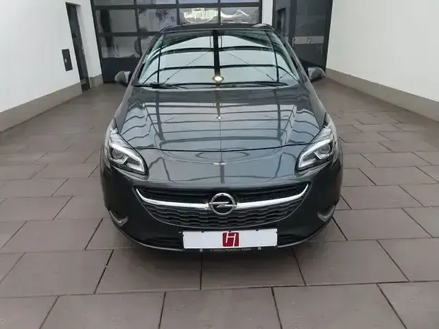 Usado Opel Corsa Innovation 90 HP (66 kW) 2017 Cinzento Sedan