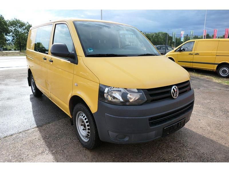 Second-hand VW Transporter 84 CP (61 kW) 2010 Galben Van