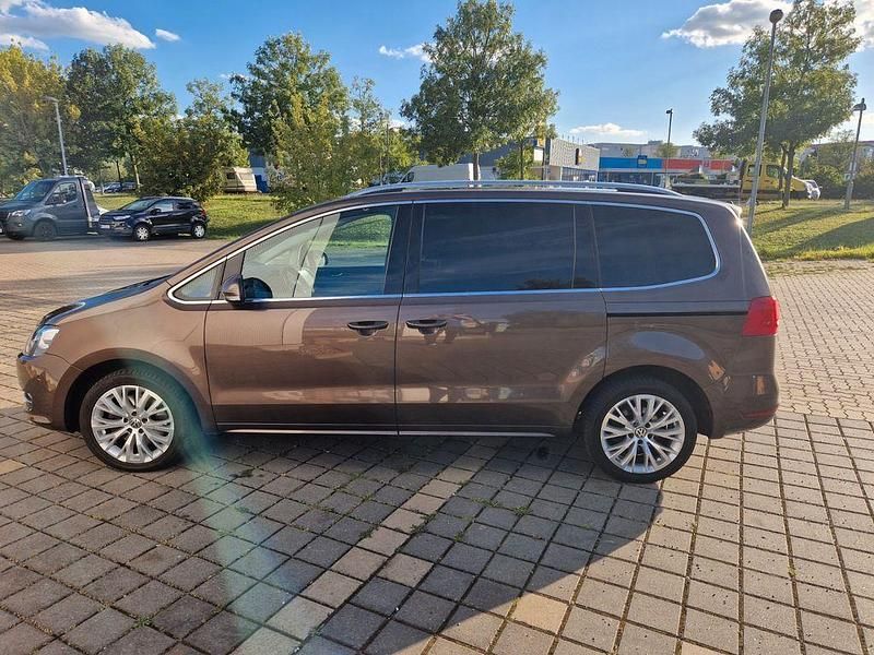 Gebraucht VW Sharan Highline 177 PS (130 kW) 2013 Braun Van / Kleinbus