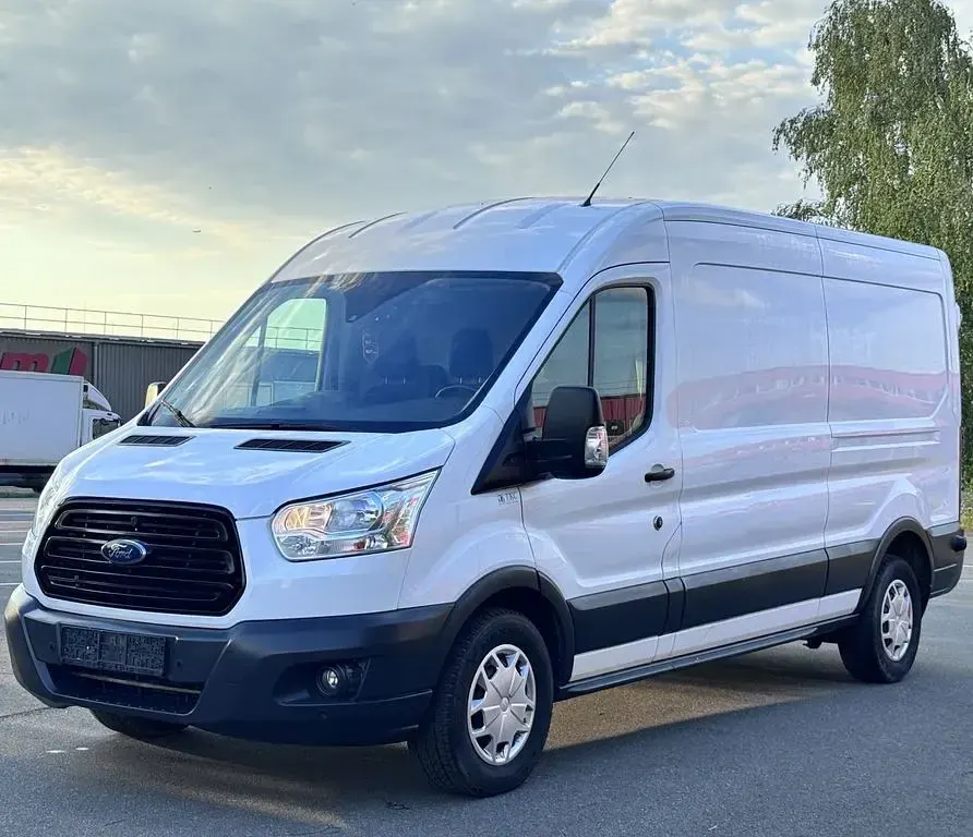 Gebraucht Ford Transit Trend 131 PS (96 kW) 2019 Weiß Van / Kleinbus