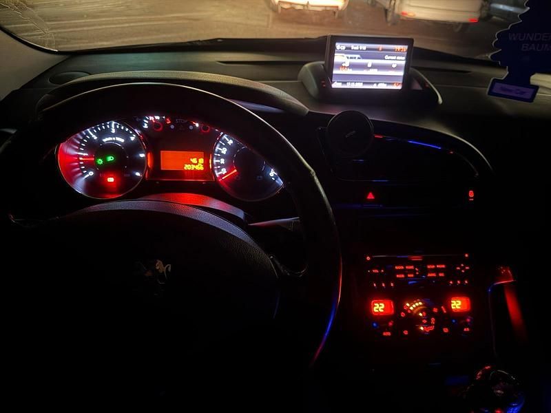 Beige Gebraucht 2009 Peugeot 3008 S SUV | 4.500 € (Fairer Preis) - Bild 1/4