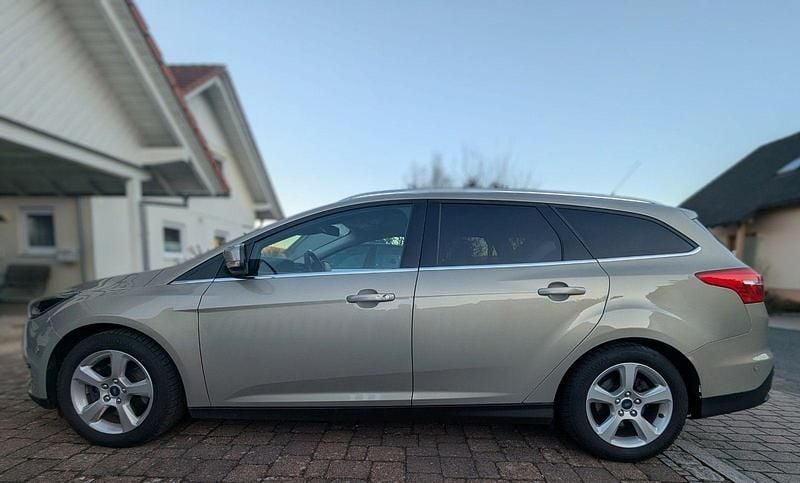 Gebraucht Ford Focus Titanium 150 PS (110 kW) 2015 Grau Kombi