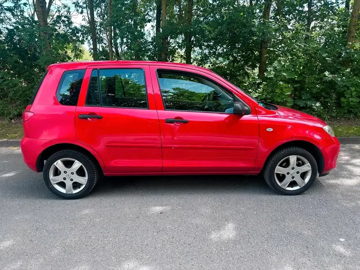 Gebraucht Mazda 2 75 PS (55 kW) 2004 Rot Kleinwagen