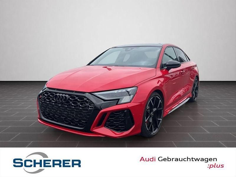 Tangorot metallic (metallic) Gebraucht 2022 Audi RS3 Advanced Kleinwagen | 54.890 € (Fairer Preis) - Bild 1/4
