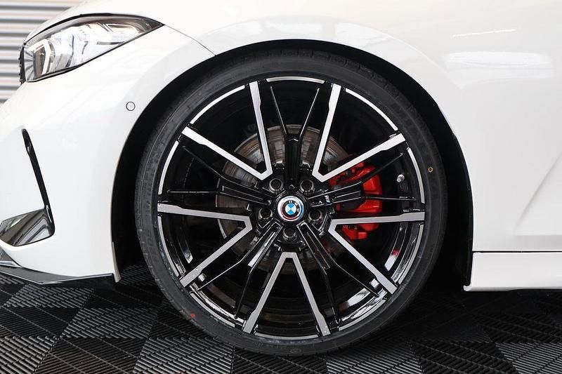 Gebraucht BMW 330 M Performance 245 PS (180 kW) 2023 Weiß Limousine