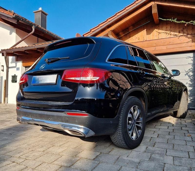 Gebraucht Mercedes GLC250 211 PS (155 kW) 2016 Schwarz SUV