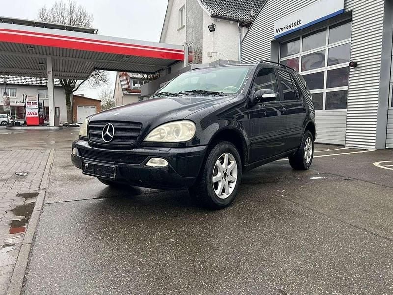 Gebraucht Mercedes ML270 163 PS (119 kW) 2002 Schwarz SUV