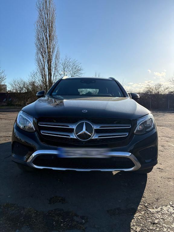 Gebraucht Mercedes GLC250 Exclusive 204 PS (150 kW) 2017 Schwarz SUV