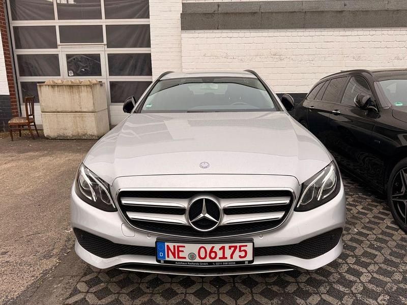 Gebraucht Mercedes E200 184 PS (135 kW) 2019 Silber Kombi