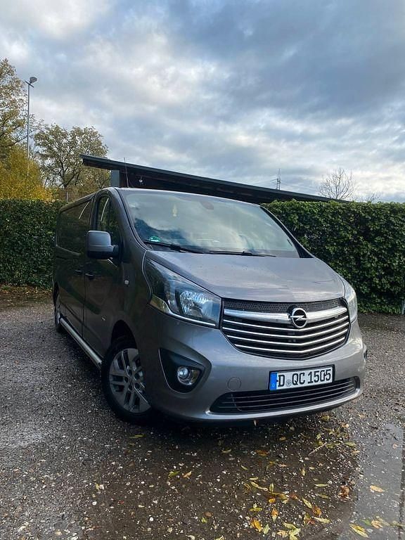 Grau Gebraucht 2017 Opel Vivaro Van | 11.000 € - Bild 1/4