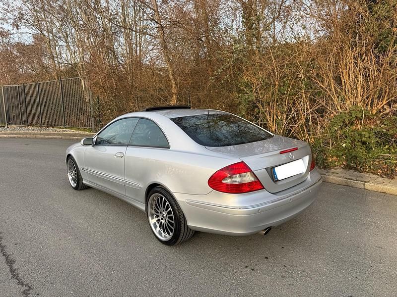 Gebraucht Mercedes CLK200 163 PS (119 kW) 2006 Silber Coupé