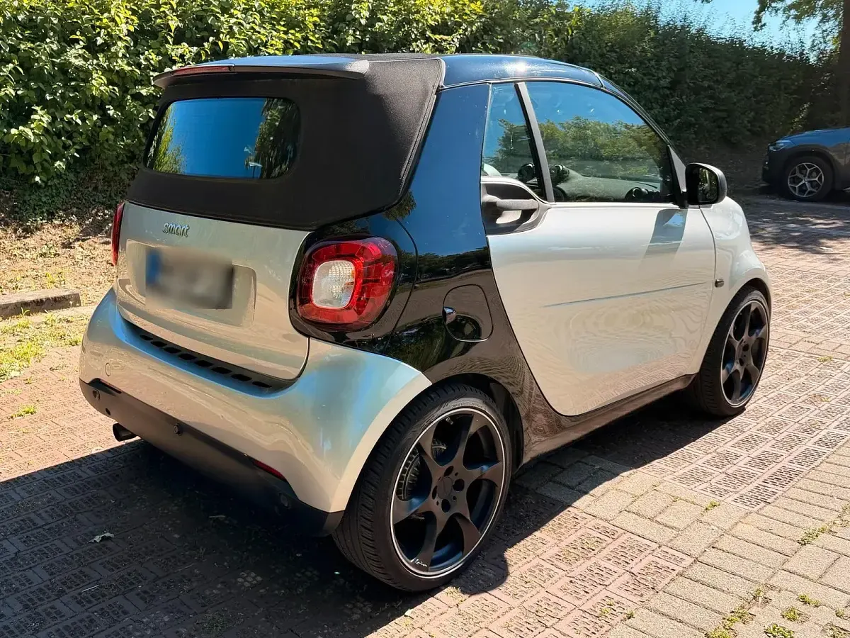 Gebraucht Smart ForTwo Cabrio Passion 90 PS (66 kW) 2019 Silber Cabrio
