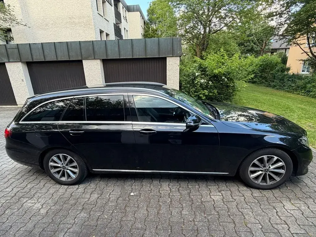 Gebraucht Mercedes E220 194 PS (142 kW) 2017 Schwarz Kombi