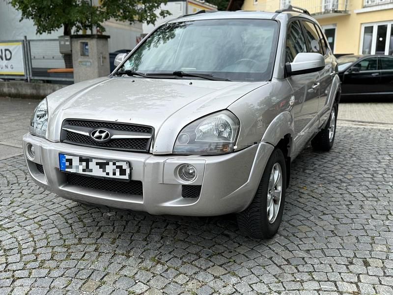 Silber Gebraucht 2009 Hyundai Tucson Edition+ SUV | 2.999 € (Superpreis) - Bild 1/4