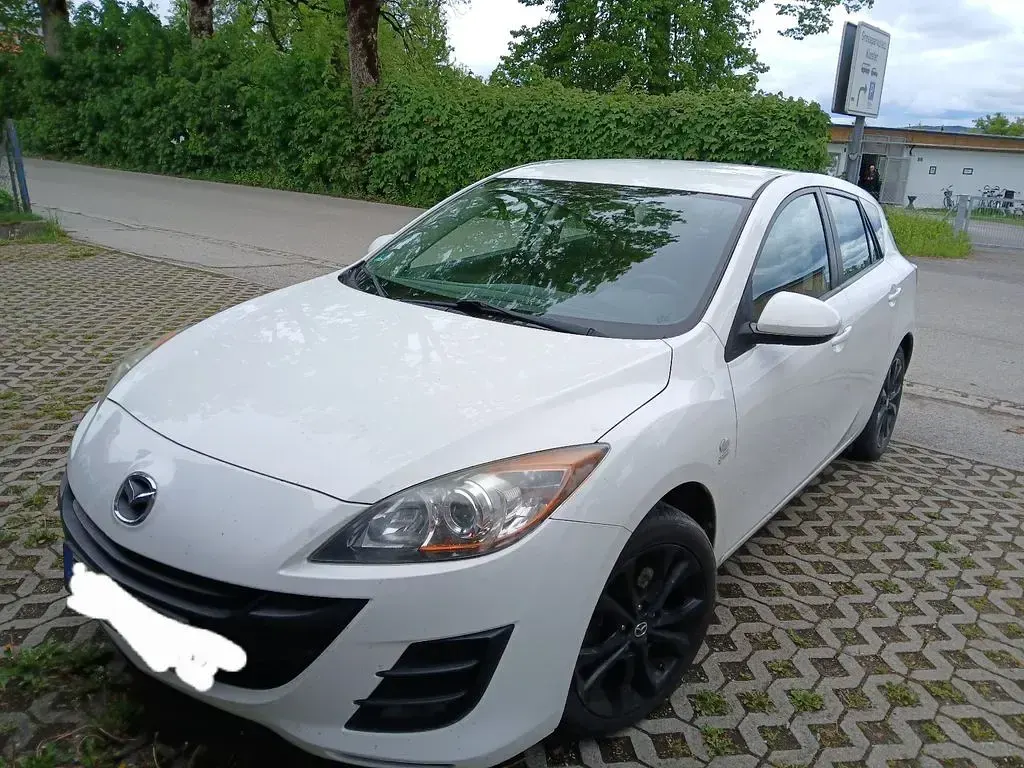 Używany Mazda 3 Exclusive-Line 151 KM (111 kW) 2010 Biały Sedan/Limuzyna