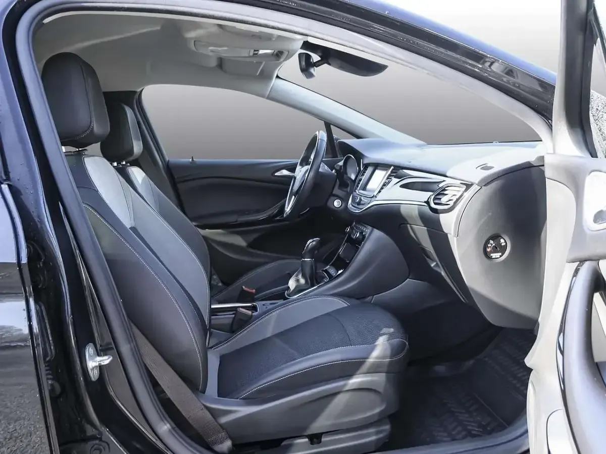 Używany Opel Astra Design & Tech 110 KM (80 kW) 2021 Czarny Kombi