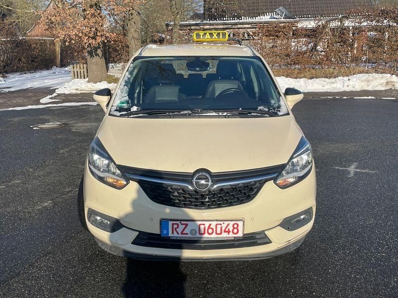 Gebraucht Opel Zafira Active 131 PS (96 kW) 2018 Gelb Van / Kleinbus
