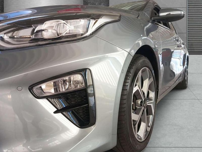 Gebraucht Kia Ceed Sportswagon Platinum Edition 160 PS (117 kW) 2021 Silber Kombi