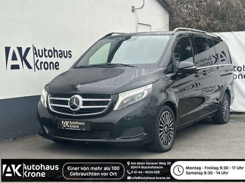 Obsidianschwarz metallic Gebraucht 2017 Mercedes V250 Avantgarde Edition Van / Kleinbus | 33.990 € (Superpreis) - Bild 1/4