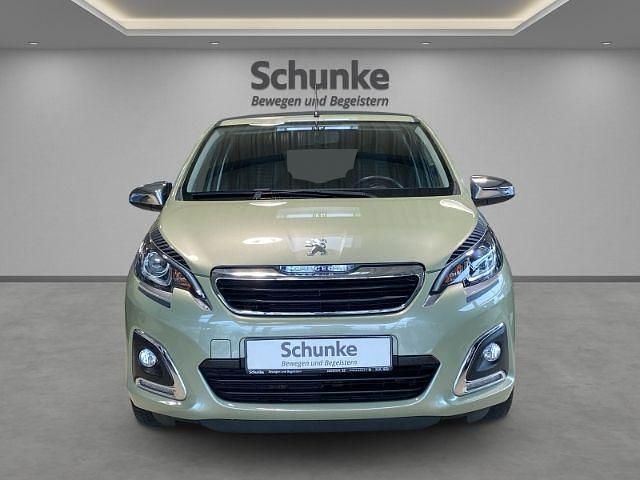 Gebraucht Peugeot 108 Top! Collection 72 PS (52 kW) 2023 Gruen Limousine