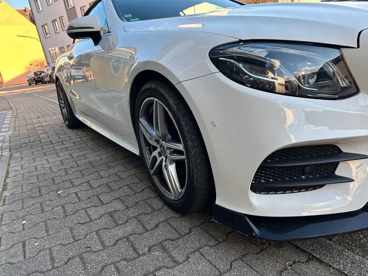 Gebraucht Mercedes E200 AMG 184 PS (135 kW) 2018 Weiß Cabrio