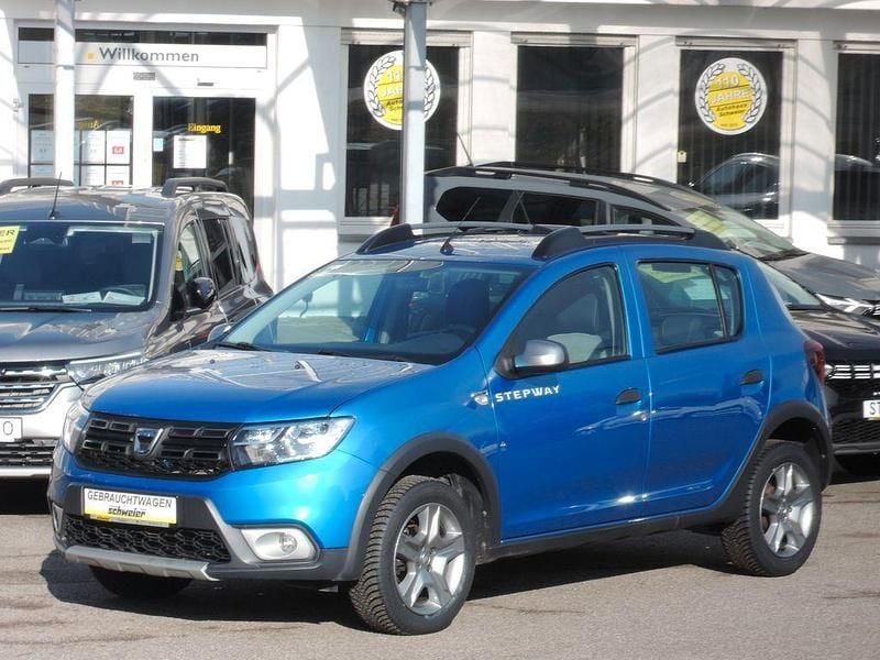 Blau Gebraucht 2019 Dacia Sandero Prestige Limousine | 12.980 € (Teuer) - Bild 1/4