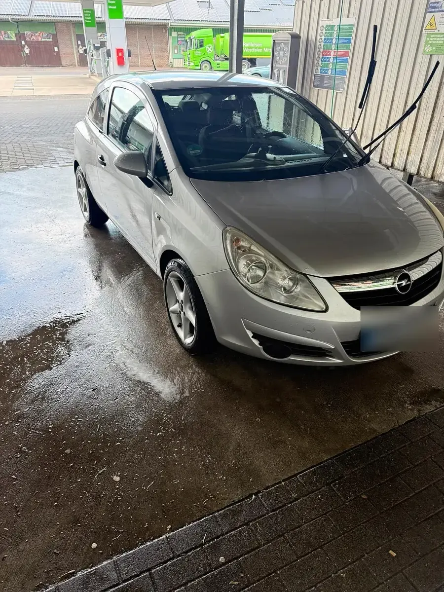 Używany Opel Corsa 60 KM (44 kW) 2009 Szary Hatchback