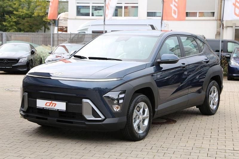 Neu Hyundai Kona 139 PS (102 kW) 2025 Blau SUV