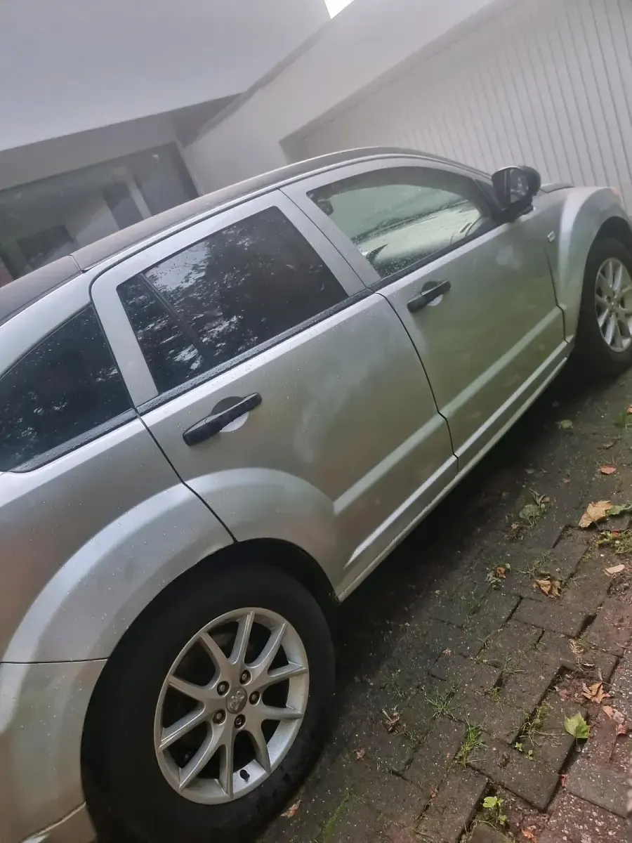 Gebraucht Dodge Caliber 140 PS (102 kW) 2009 Silber Kleinwagen