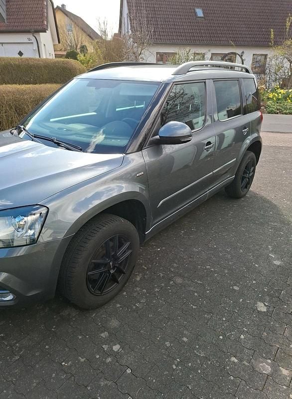 Gebraucht Skoda Yeti Drive 110 PS (80 kW) 2017 Grau SUV