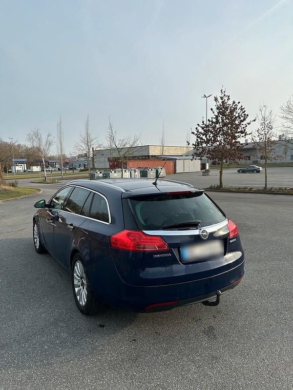 Gebraucht Opel Insignia 150 PS (110 kW) 2011 Blau Kombi