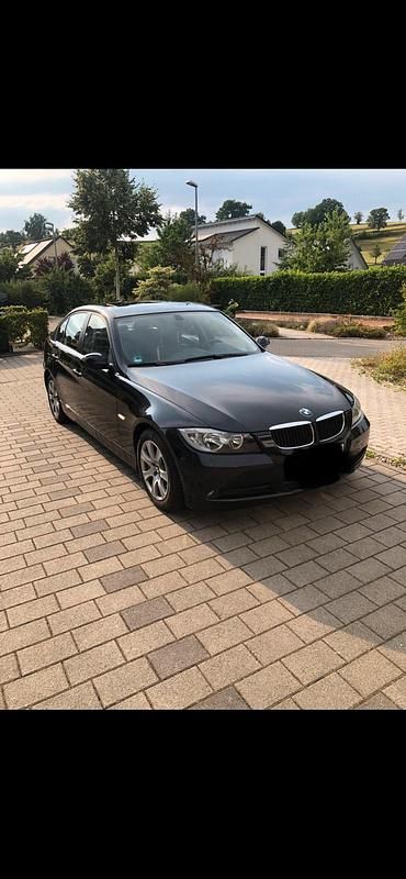 Schwarz Gebraucht 2005 BMW 320 Limousine | 7.499 € (Teuer) - Bild 1/4