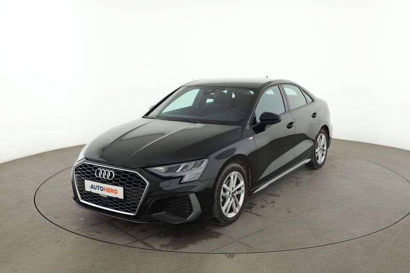 Schwarz Gebraucht 2023 Audi A3 S-Line Limousine | 31.700 € (Etwas zu teuer) - Bild 1/4