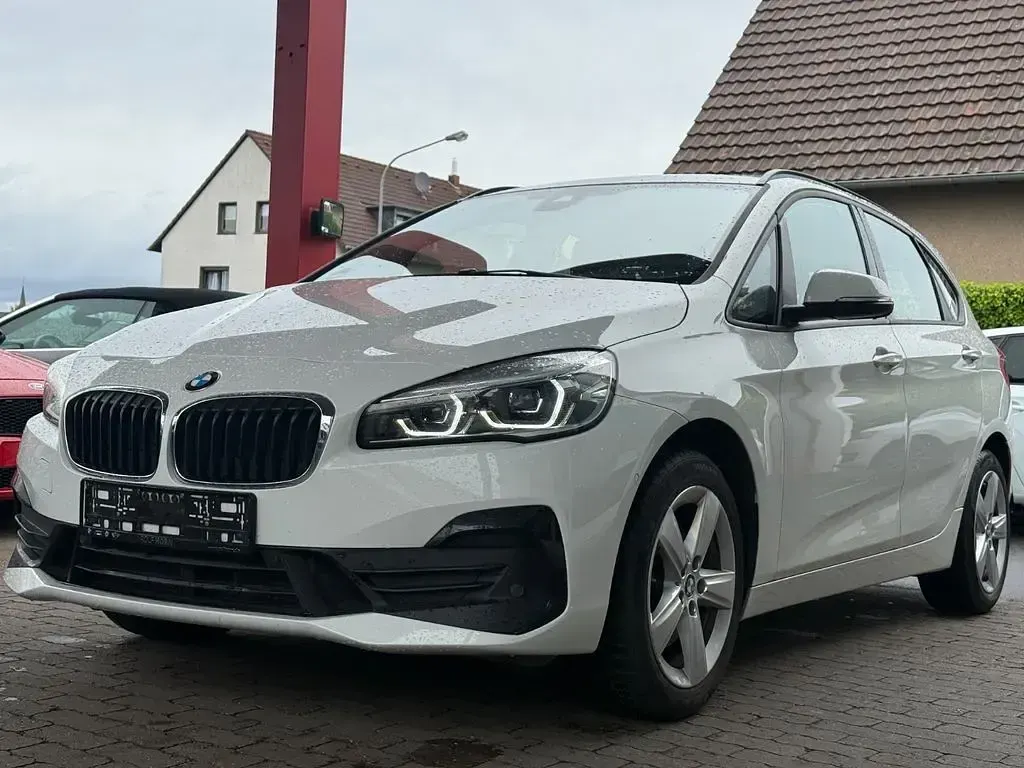 Gebraucht BMW 218 Active Tourer Advantage 150 PS (110 kW) 2020 Weiß Van / Kleinbus
