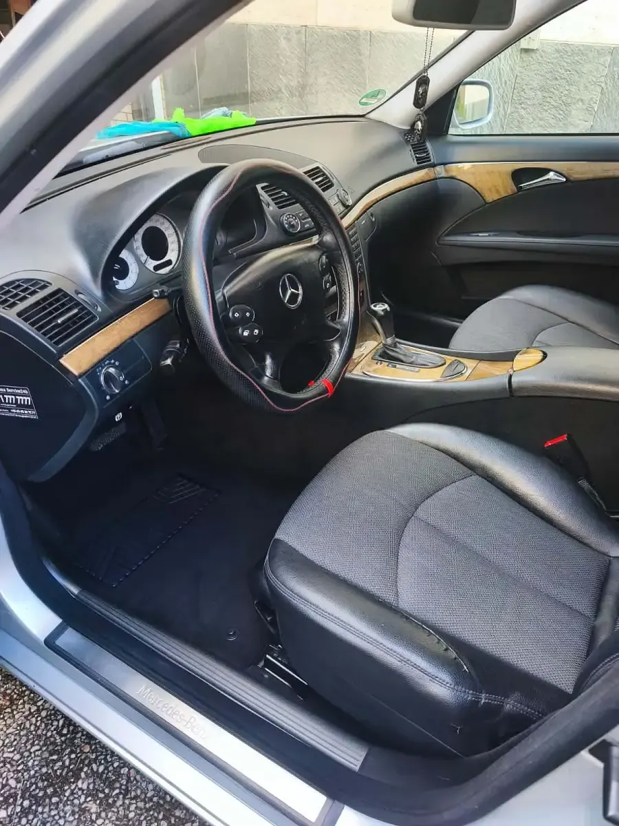 Gebraucht Mercedes E220 170 PS (125 kW) 2008 Grau Limousine