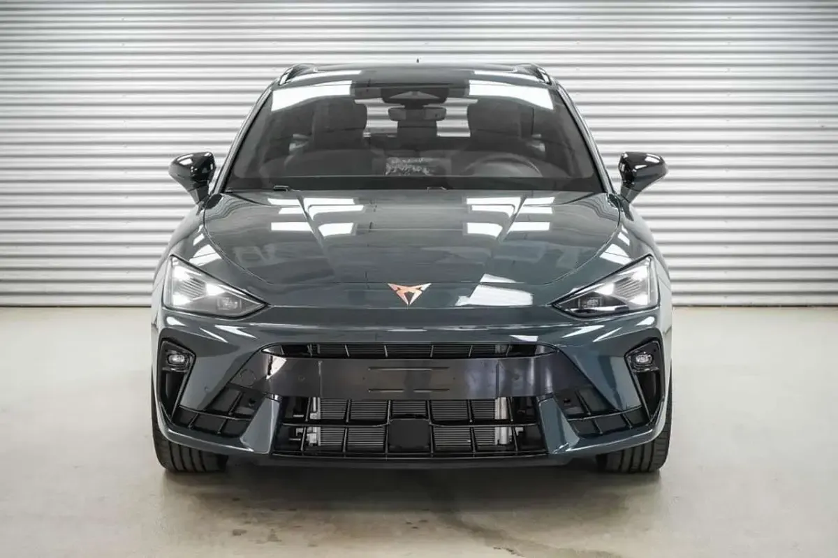 Neu Cupra Leon 150 PS (110 kW) 2026 Fjord blau uni (9k) Kombi