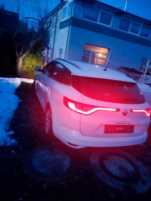 Gebraucht Renault Mégane IV 131 PS (96 kW) 2018 Weiß Kombi